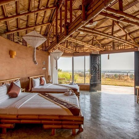Hanchey Bamboo Resort กำปงจาม ภายนอก รูปภาพ