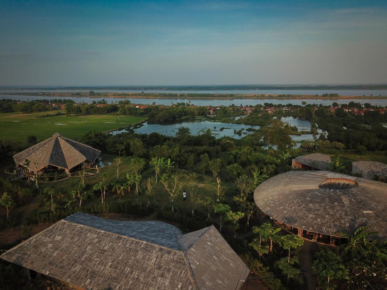 Hanchey Bamboo Resort กำปงจาม ภายนอก รูปภาพ