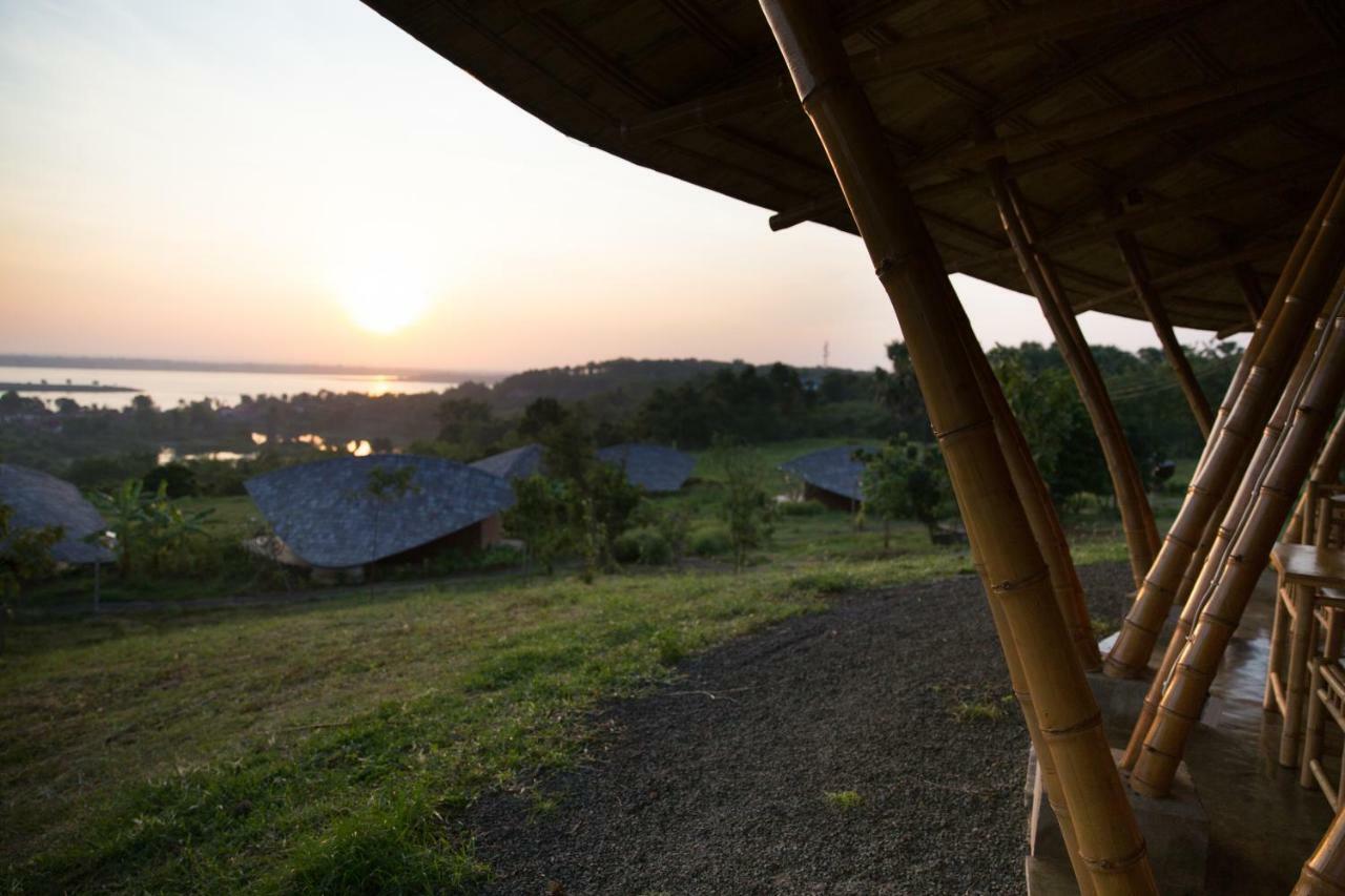 Hanchey Bamboo Resort กำปงจาม ภายนอก รูปภาพ
